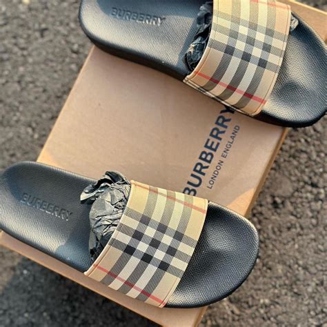 burberry pak dames|women's burberry slides.